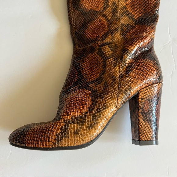 White Mountain Knee High Boots Snake Print Size 6 1/2 - Picture 5 of 16